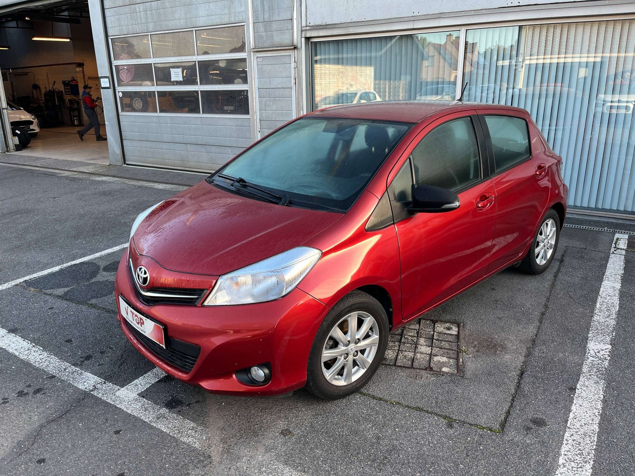 Toyota Yaris Yaris 1.33i VVT-i Edition 2013 (bj 2014), Auto's, Euro 5, Stof, Gebruikt, 4 cilinders