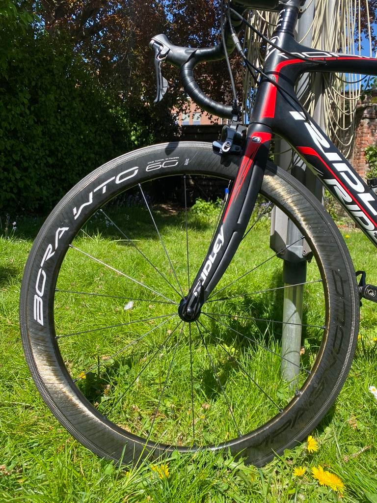 GEZOCHT: Carbon achterwiel 60mm (Velgrem) – Shimano 11-speed, Ophalen, 28 inch, Carbon, Velgrem