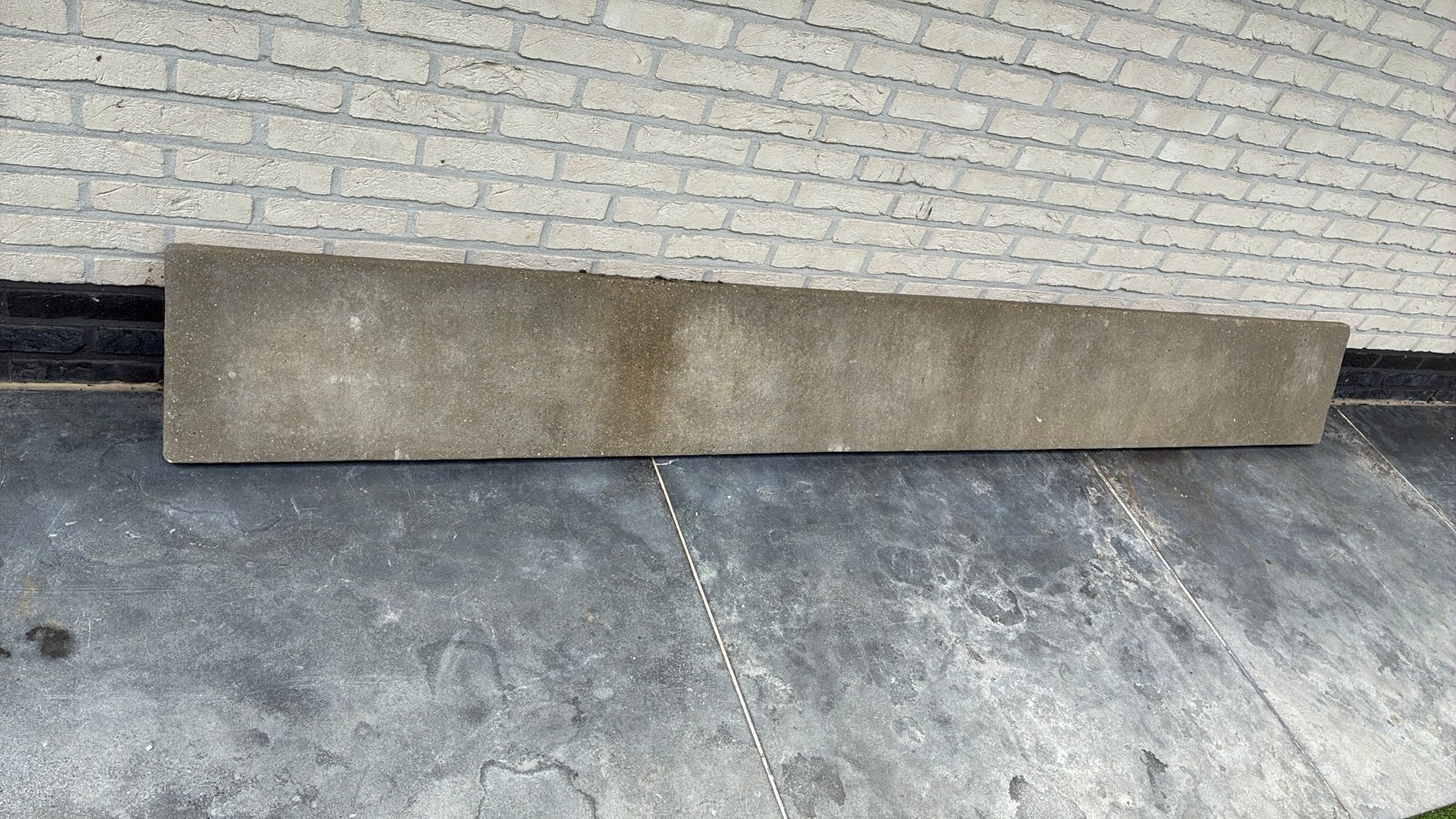Betonplaat, Ophalen, Zo goed als nieuw