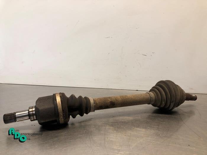 Arbre de transmission avant gauche d'un Peugeot Partner (Par, -, 3 mois de garantie, Utilisé, -