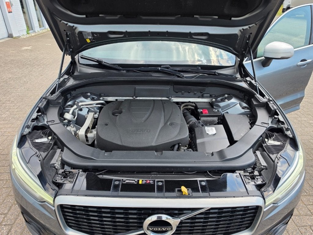 VOLVO XC60  R DESIGN. 4x4, Auto's, 4 cilinders, Parkeerassistent, Bedrijf, 140 kW