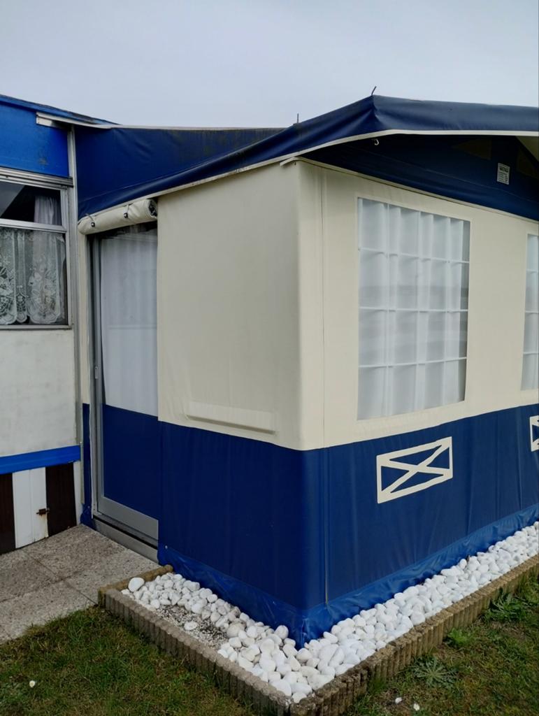 Staan Caravan met voortent, Caravans en Kamperen, Caravans, Particulier