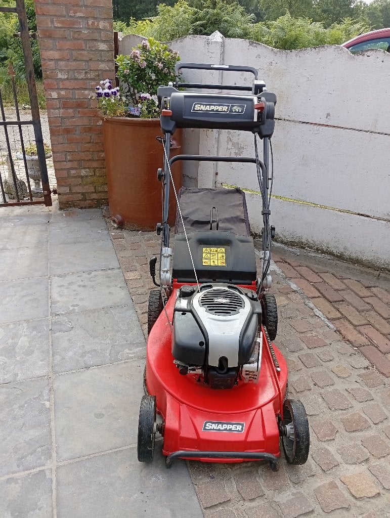 Benzine grasmaaier Snapper, Tuin en Terras, Ophalen, Zo goed als nieuw, Benzine-grasmaaier, 50 cm of meer