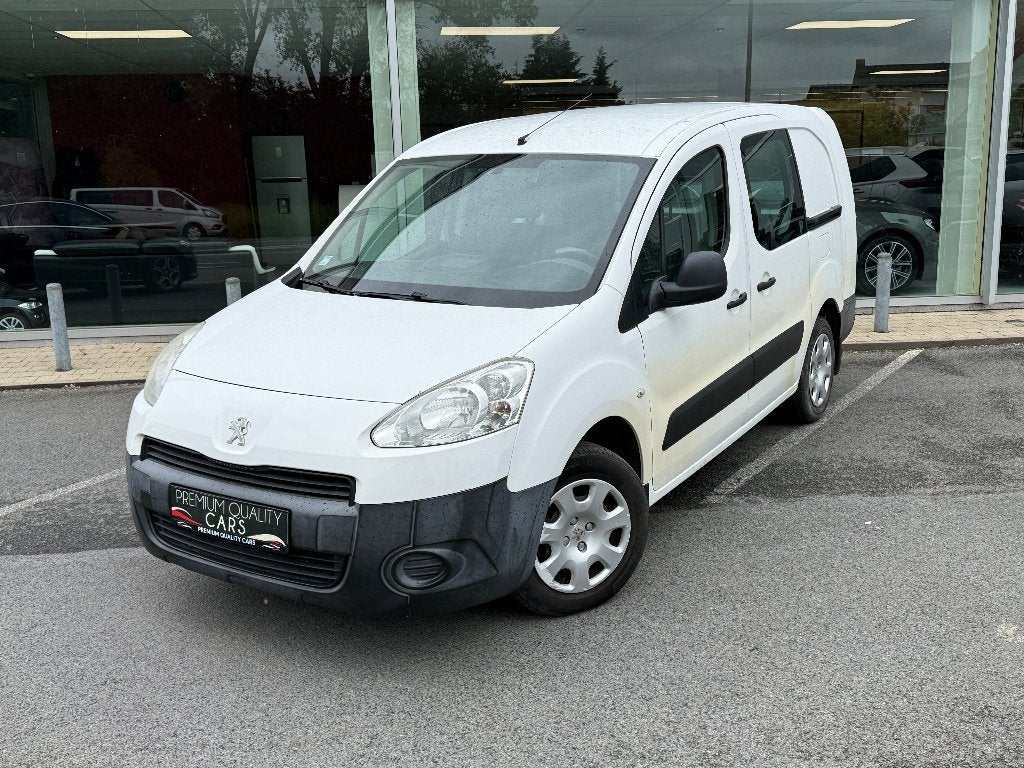 ENKEL VERKOOP AAN HANDELAAR - Peugeot Partner, Auto's, Peugeot, Voorwielaandrijving, Euro 5, Stof, Bedrijf