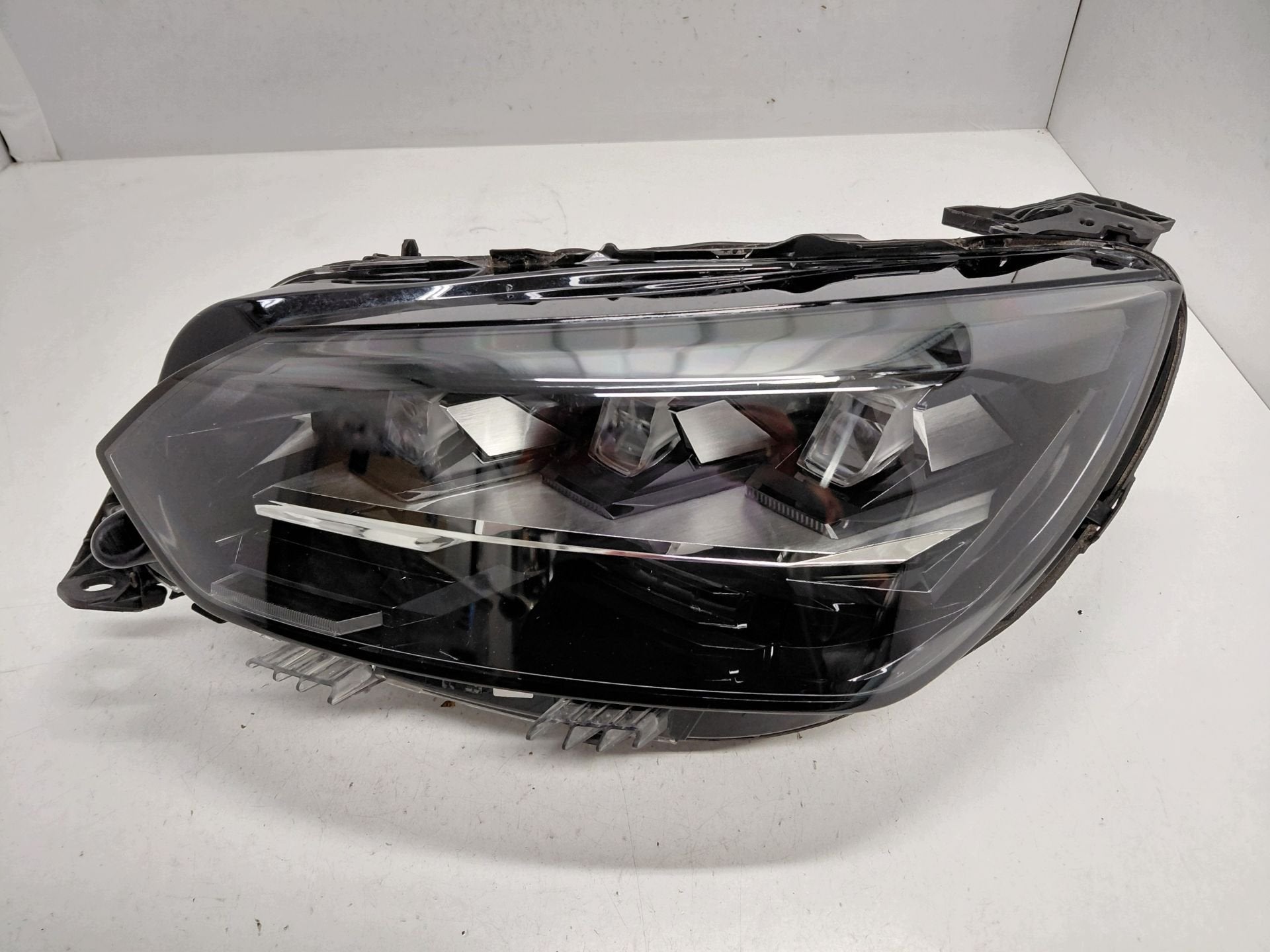 Phare gauche Peugeot 208 9850598580, Taurusavenue 1
2132 LS  Hoofddorp, NL, Contact.group@renault.com, Stellantis N.V., Utilisé