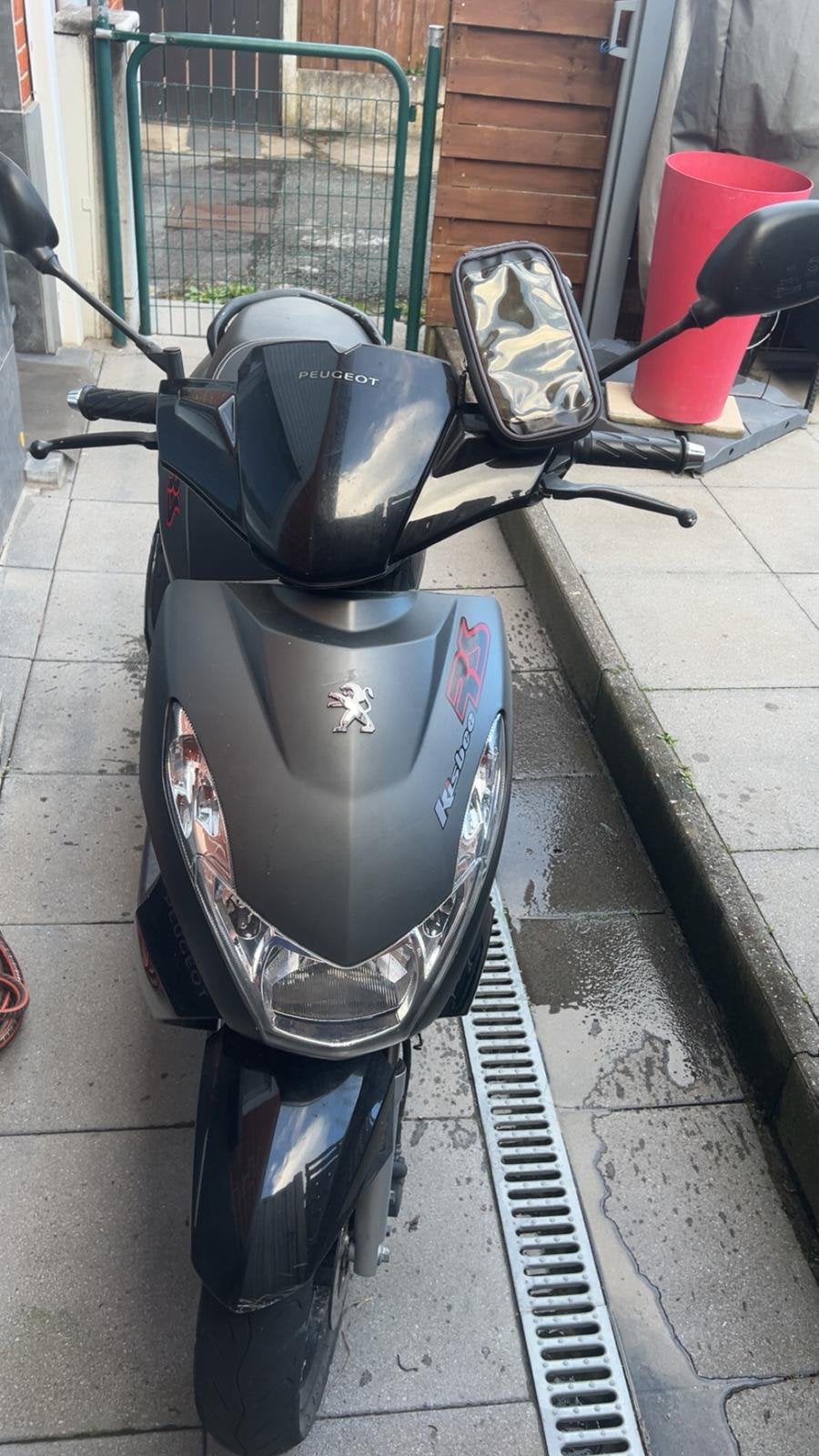 PEUGEOT KISBEE 50cc sport RS, Vélos & Vélomoteurs, Scooters | Peugeot, Comme neuf, Autres modèles, Enlèvement ou Envoi