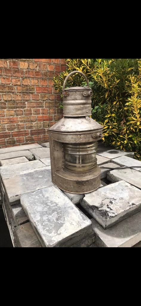Scheepslamp, Enlèvement