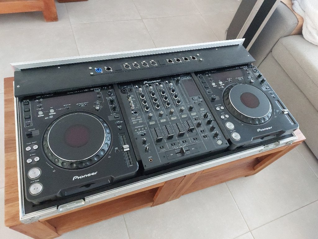 Pioneer CDJ-1000 MK3 & DJM-800 Set in Flightcase, Musique & Instruments, Enlèvement, Utilisé, Moins de 5 canaux, Entrée micro