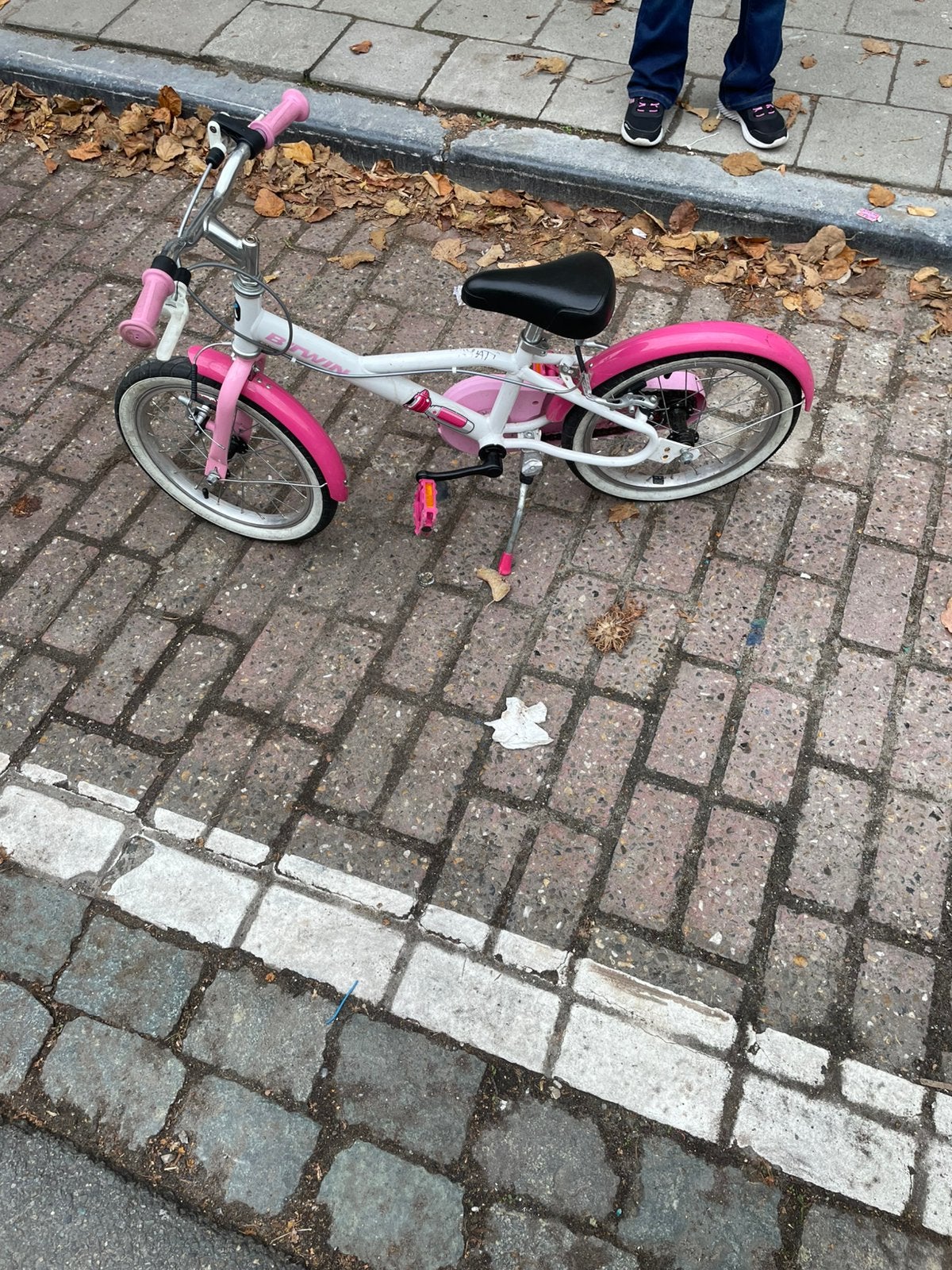 Kinderfiets meisjes B-twin, Fietsen en Brommers, Ophalen of Verzenden, Zo goed als nieuw