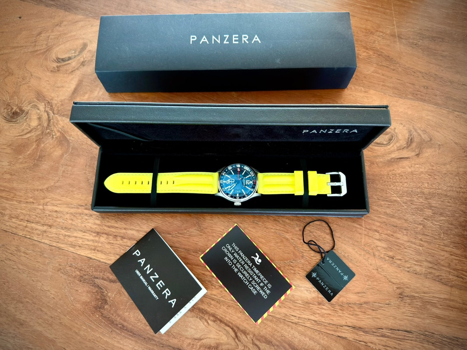 Panzera Flieger 45G GMT – F45G-01 – Full Set – État neuf, Enlèvement ou Envoi, Comme neuf