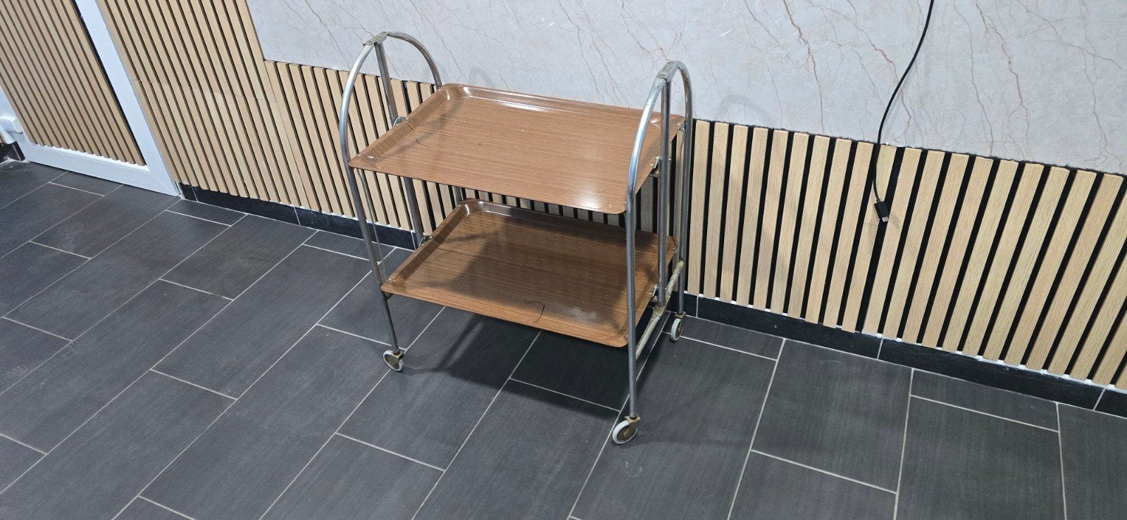 ancienne table en desserte en formica année 50 pliante coule, Enlèvement ou Envoi