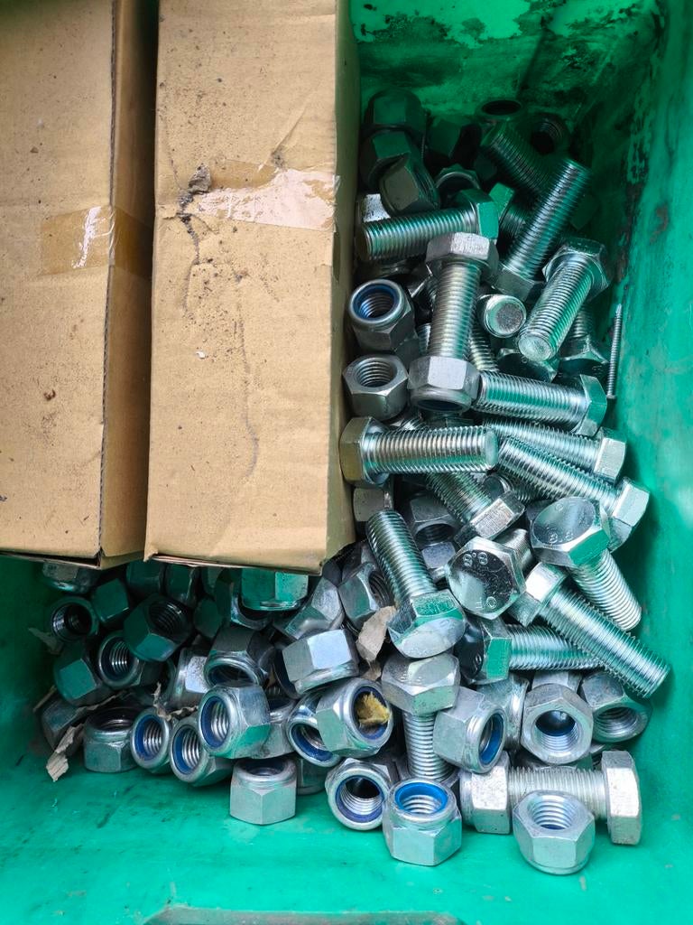 Bouten en moeren, Doe-het-zelf en Bouw, IJzerwaren en Bevestigingsmiddelen, Ophalen, Nieuw, 50 tot 100 mm, Bouten of Moeren