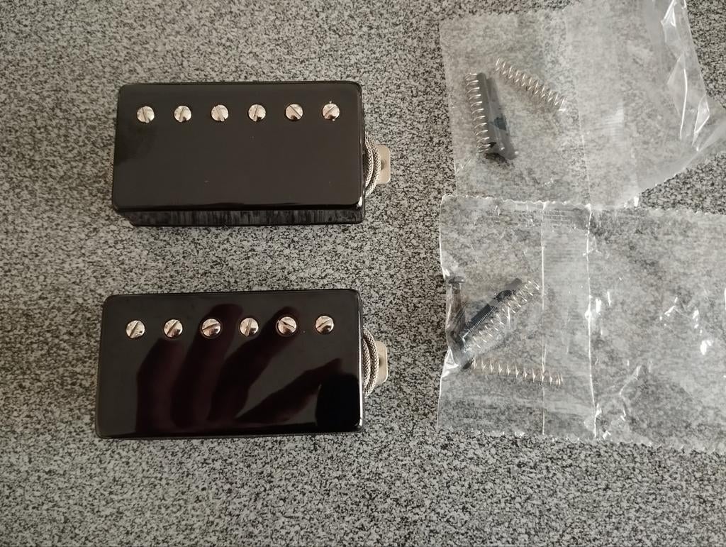 Humbucker black metal cover, Muziek en Instrumenten, Ophalen of Verzenden