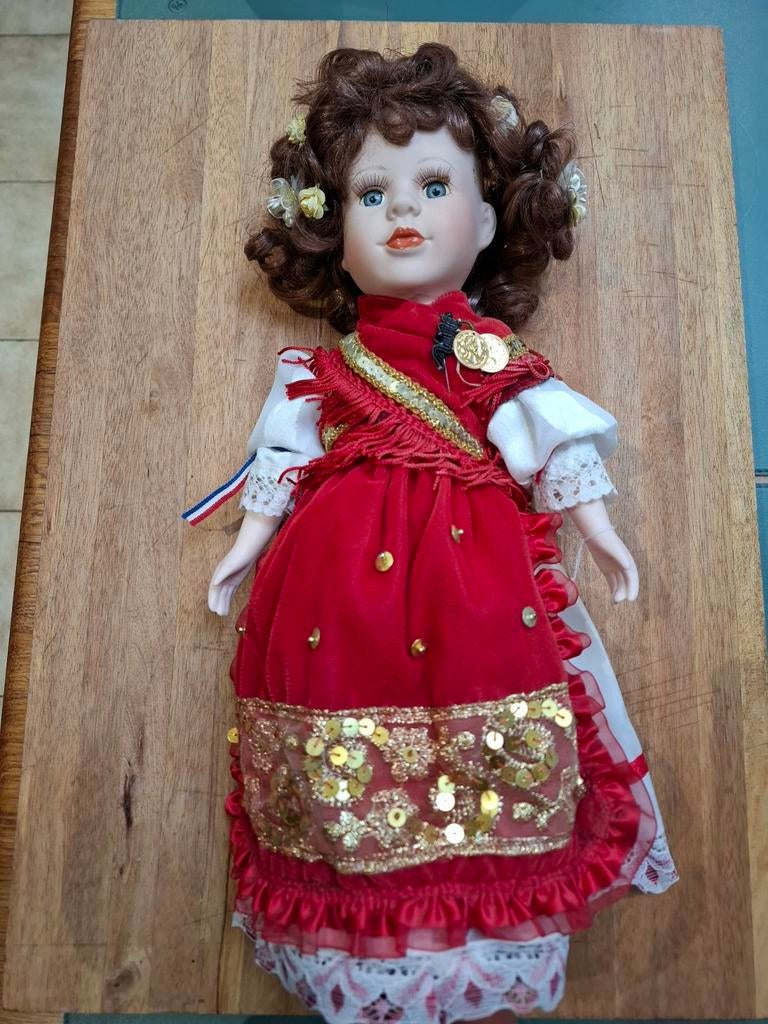 Poupée en porcelaine numérotée, Ophalen, Pop