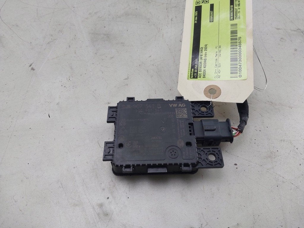 RADAR ANTI COLLISION Skoda Kodiaq (PSAC) (|3WA907541B|), Utilisé, Info@skoda-auto.de, Skoda, Max-Planck-Straße  3-5
64331  Weiterstadt, DE