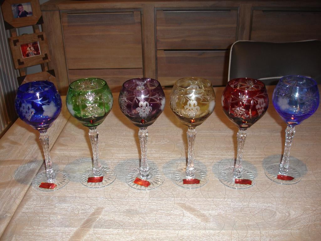 6 VERRES EN CRISTAL TAILLE MAIN SOUFFLE BOUCHE ETAT NEUF, Enlèvement, Neuf, Autres types