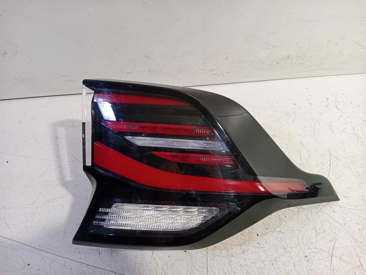 Achterlicht carrosserie rechts Kia Sportage, Auto-onderdelen, Onderdelen@venauto.nl, Van der Ven Autorecycling B.V., Ettenseweg 76, 4706 PB Roosendaal, The Netherlands