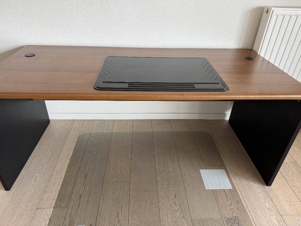 Groot professioneel bureau/Ruim professioneel bureau, Ophalen of Verzenden, Zo goed als nieuw, Zwart, Hout