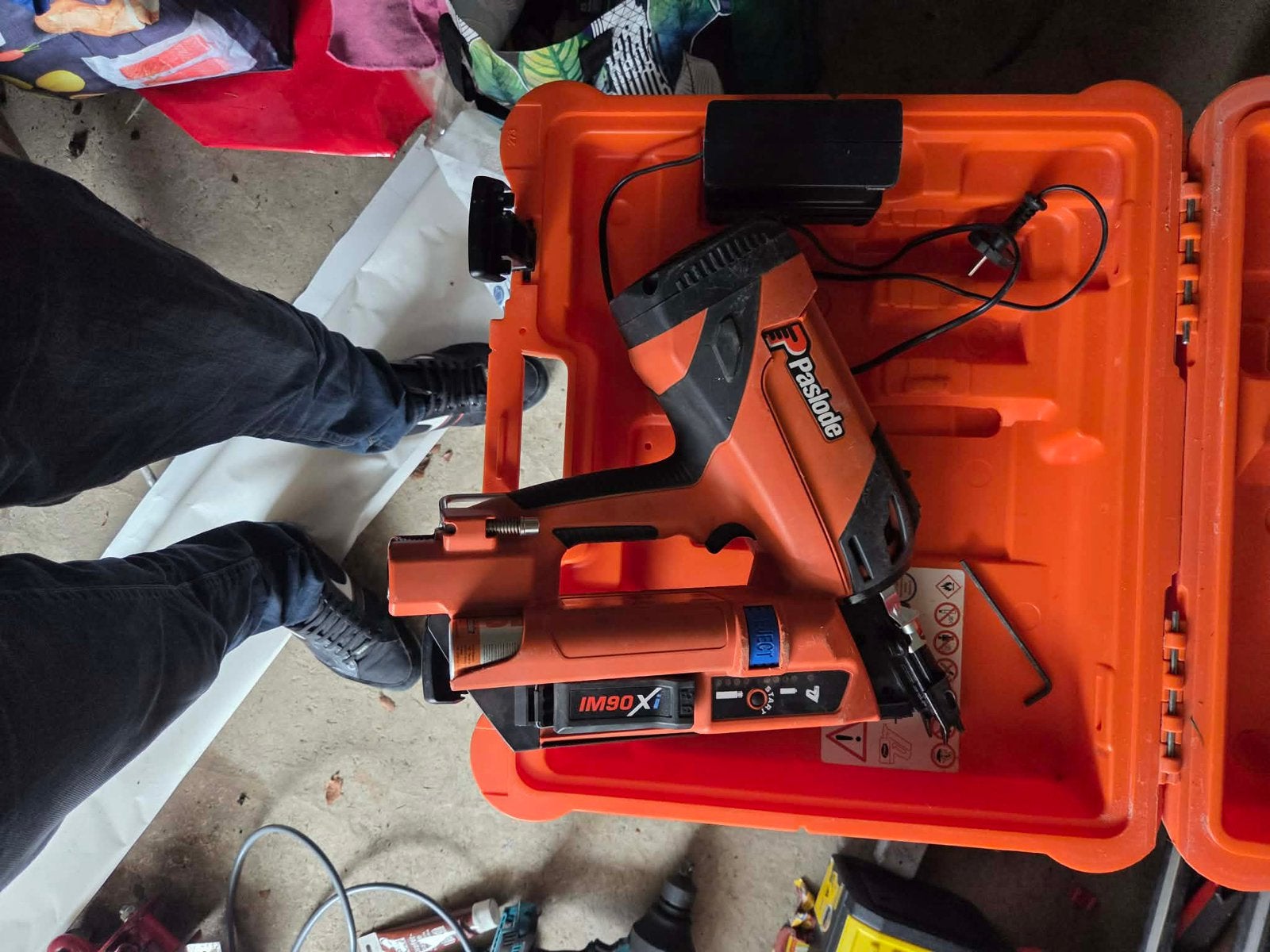 Paslode im90xi, Bricolage & Construction, Outillage | Outillage à main, Enlèvement, Utilisé, Cloueuse/agrafeuse