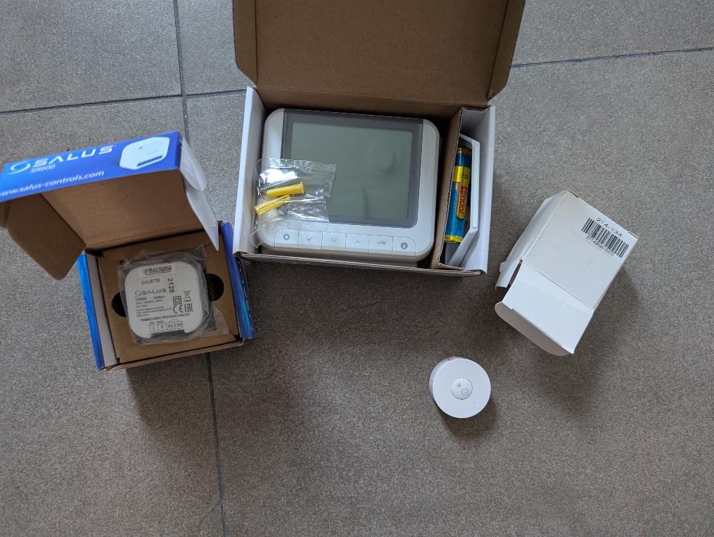 Salus WBRT520TX + SR868, Ophalen of Verzenden, Slimme thermostaat, Zo goed als nieuw