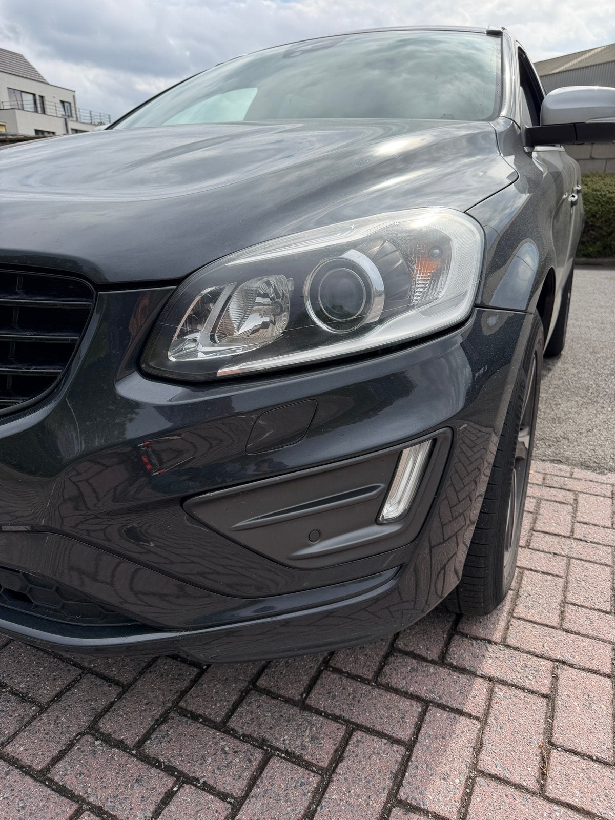 Volvo XC60 2016 R-Design Facelift, Auto's, Dealer onderhouden, 1969 cc, Blauw, 124 g/km