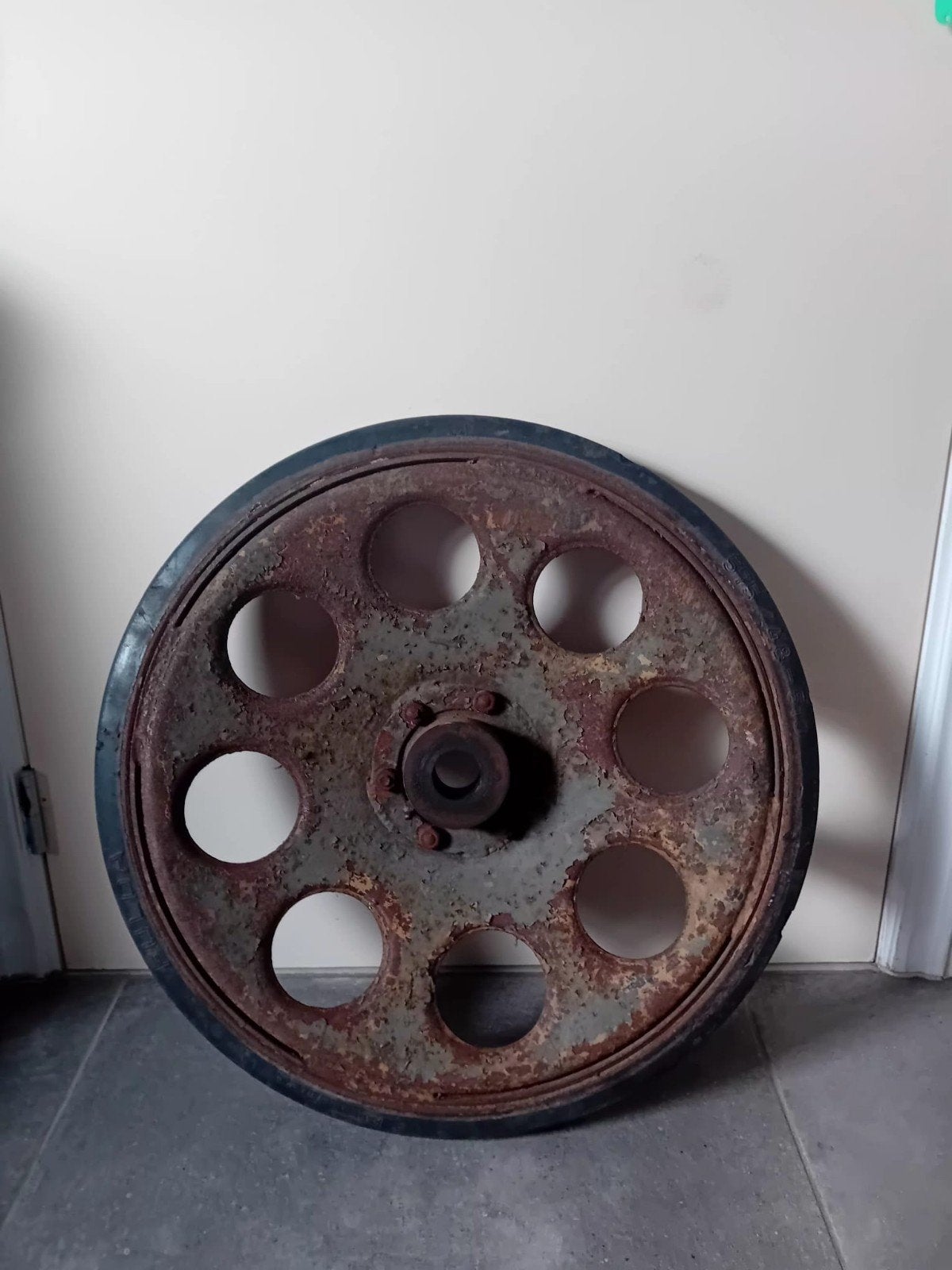 Duitse wiel wo2 van een  halftrak, Ophalen