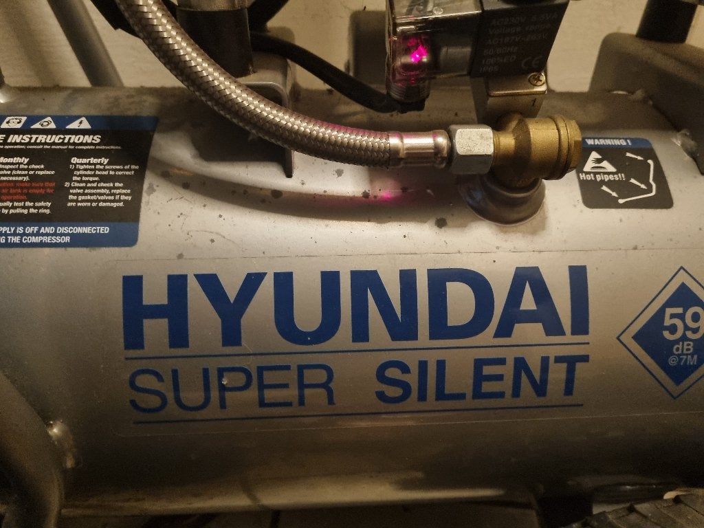 Hyundai super silent 59dB 24l olievrij 8 bar, Enlèvement, Utilisé, Ventilateur et Extracteur
