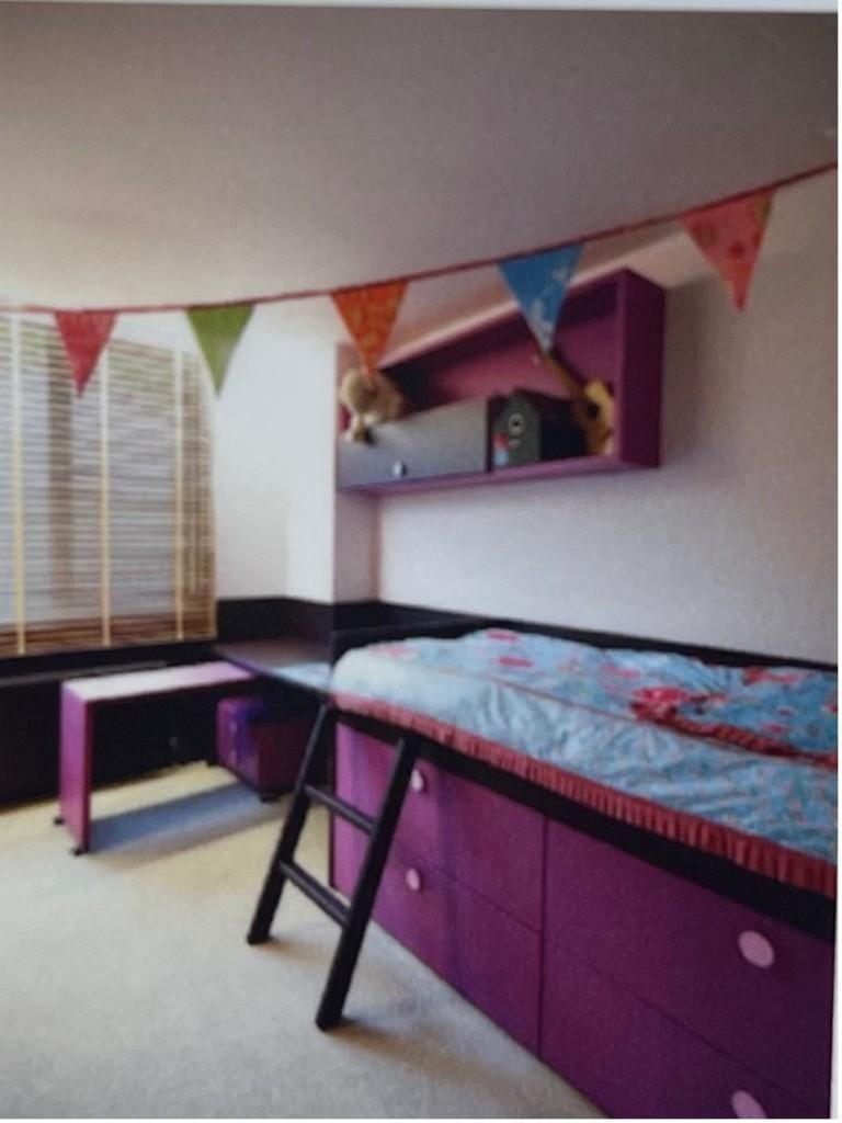 Meisjeskamer (bed en uitrolbaar bureau), Ophalen, 70 cm of meer, Hout, 65 cm of meer