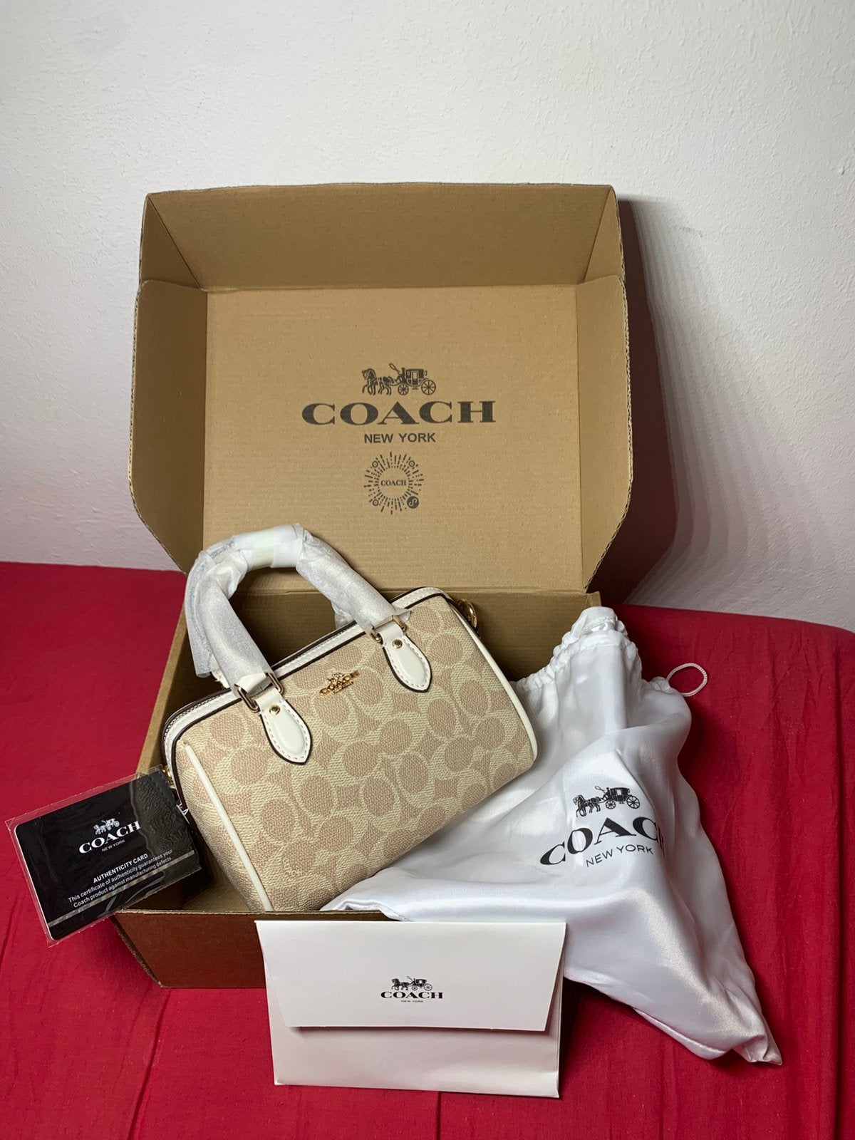 Sac Coach Mini Rowan Crossbody, Enlèvement ou Envoi, Comme neuf, Beige