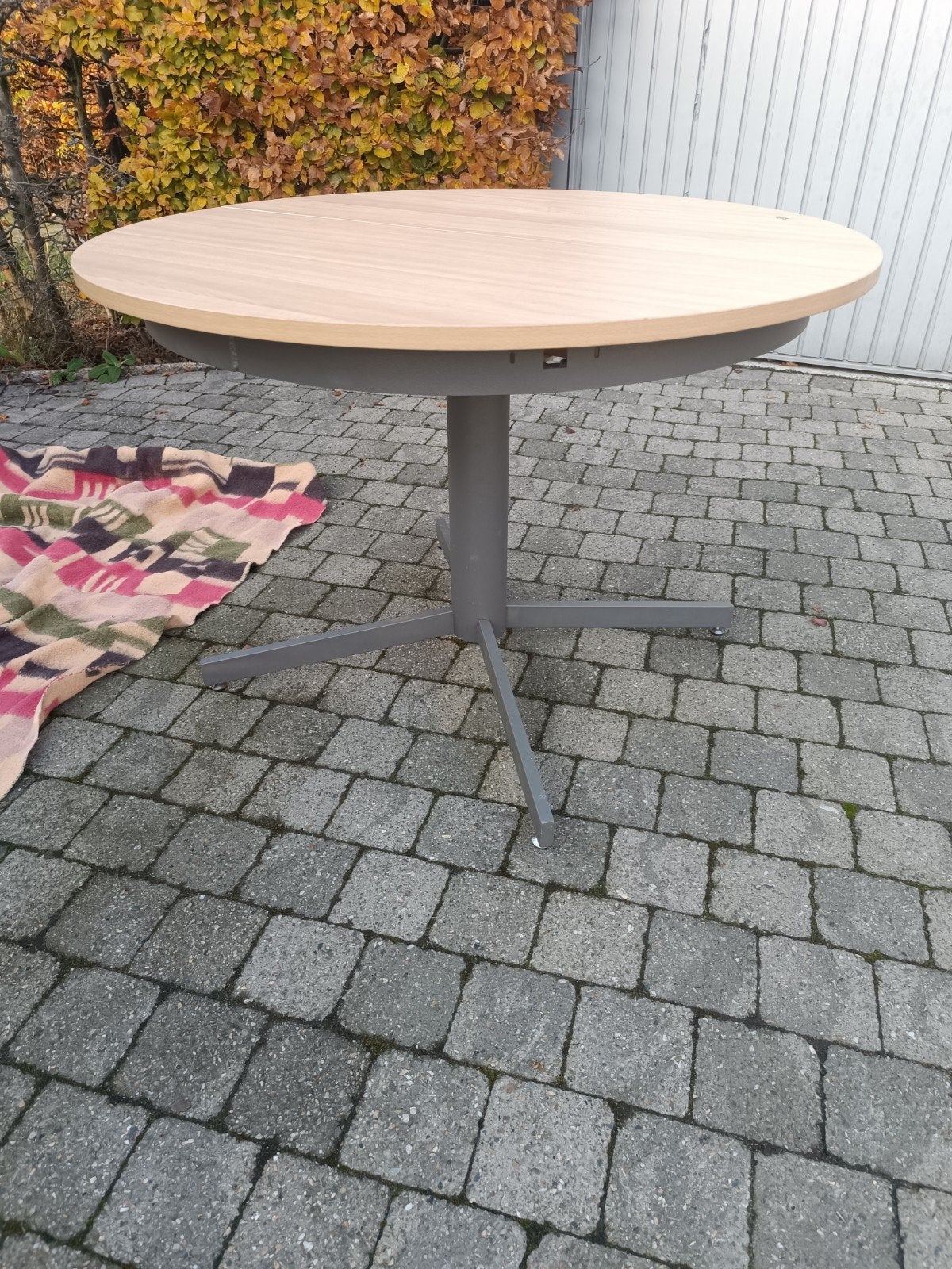 Ronde uitschuifbare tafel, Ophalen, Gebruikt