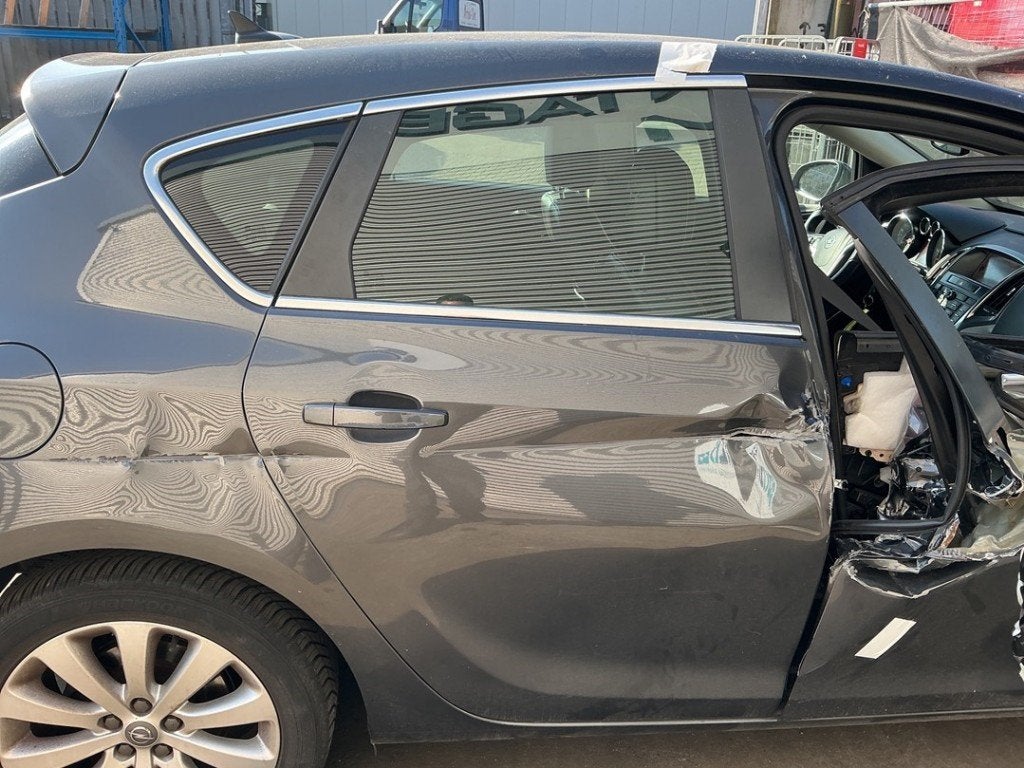 VITRE ARRIERE DROITE Opel Astra J (PC6 / PD6 / PE6 / PF6), Utilisé, Opel