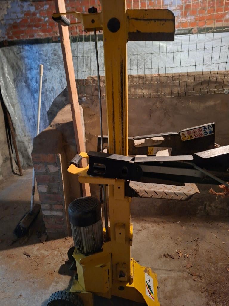 Verticale Houtklover 6 Ton Krachtstroom C052 incl. 20m snoer, Ophalen, Staand, Zo goed als nieuw, Rainbow Log Splitter