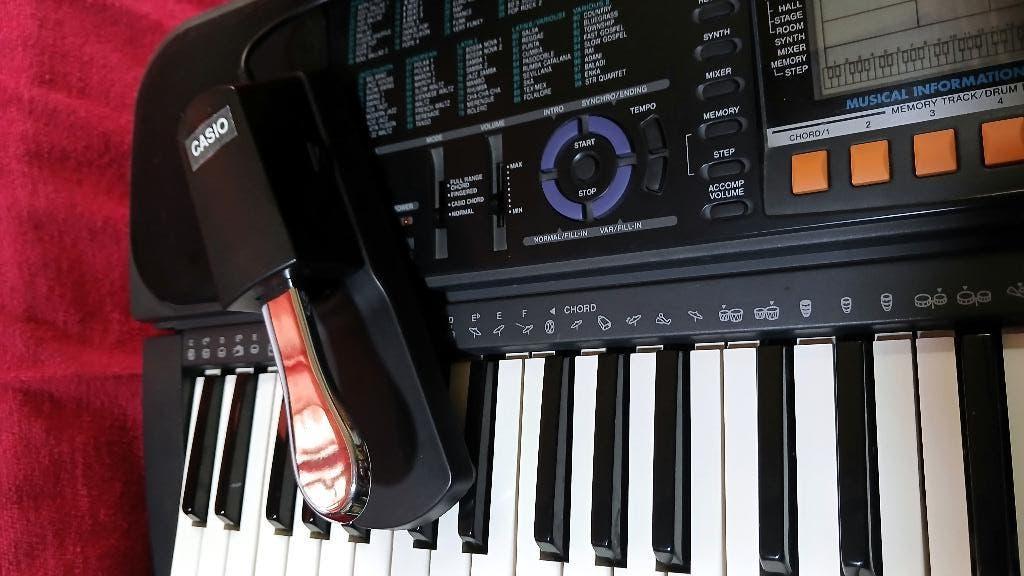Casio Synth MIDI IN OUT Synth mode, Muziek en Instrumenten, Keyboards, Ophalen, Casio, Midi-aansluiting, 61 toetsen