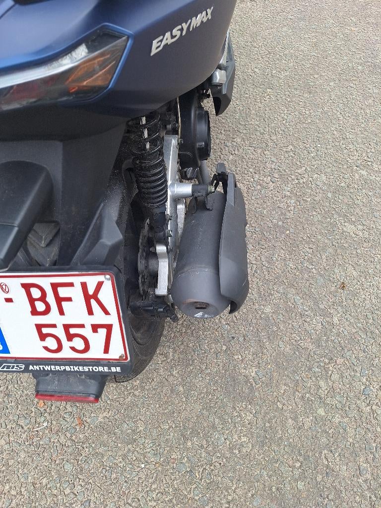 Scooter 125cc, 1 cylindre, 125 cm³, Jusqu'à 11 kW