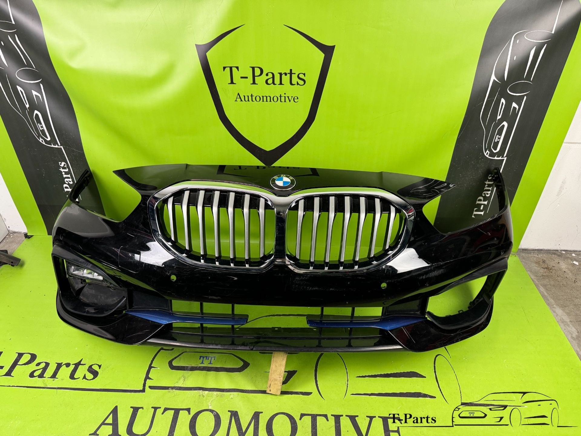 bmw 1 serie F40 voorbumper bumper grille rooster, Auto-onderdelen, Info@fabrikant.eu, Bumper, BMW, Fabrikantstraat 1
1000 AA  Amsterdam
