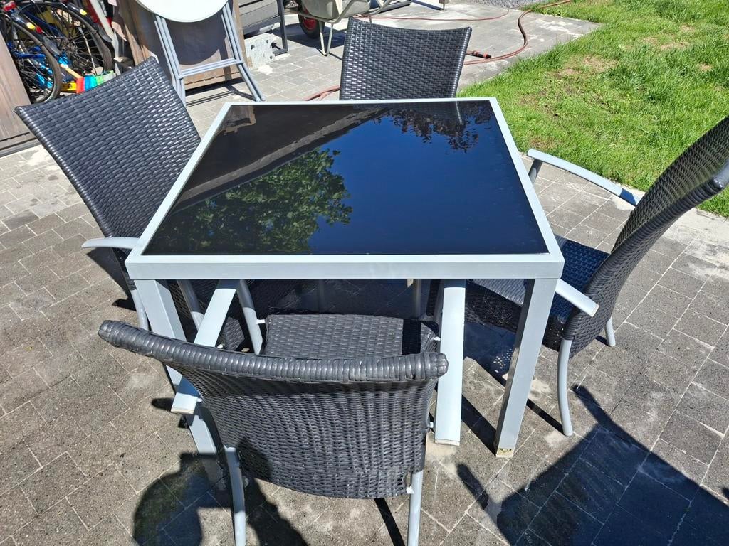 Tuintafel met stoelen 4 x, Ophalen