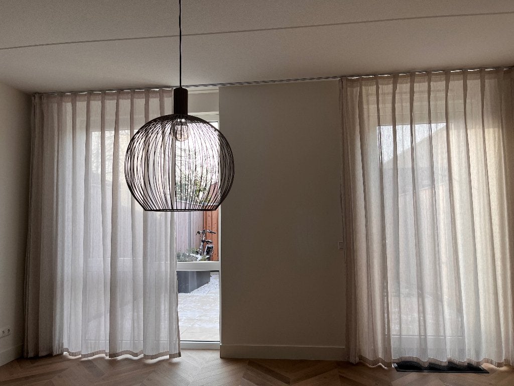 2x 400x260 inbetweens gordijnen zandkleurig beige, Huis en Inrichting, Stoffering | Gordijnen en Lamellen, Nieuw, 200 cm of meer