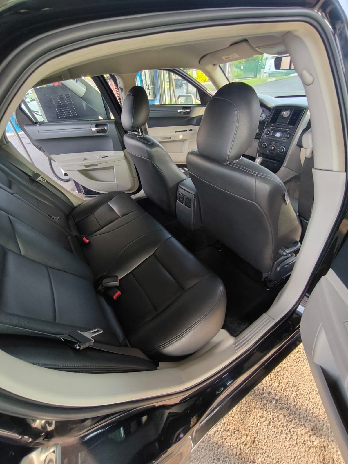 Vend ou échange Chrysler 300c, Autos, Cuir, Achat, 4 portes, Noir