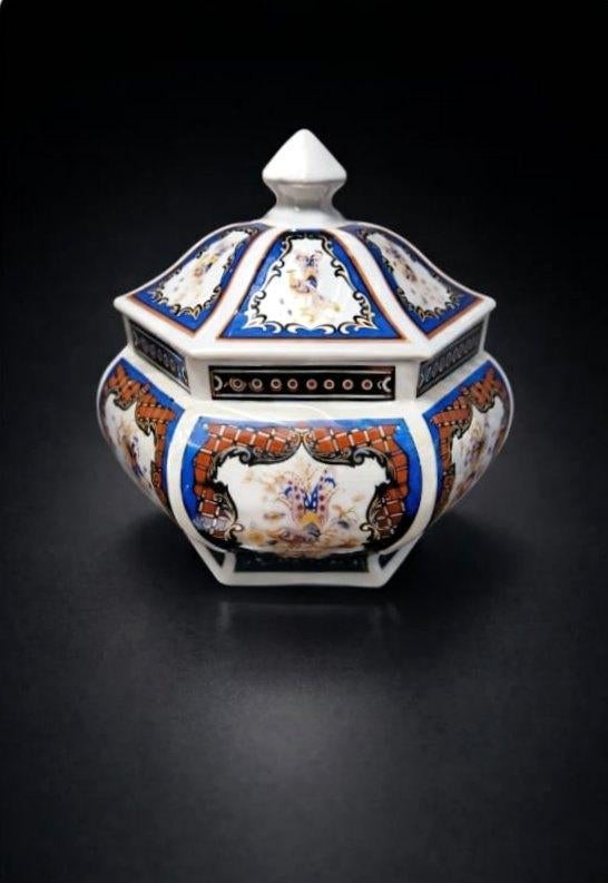 Bonbonnière hexagonale en porcelaine de Limoges, Enlèvement, Utilisé, Bleu, Poterie ou Porcelaine
