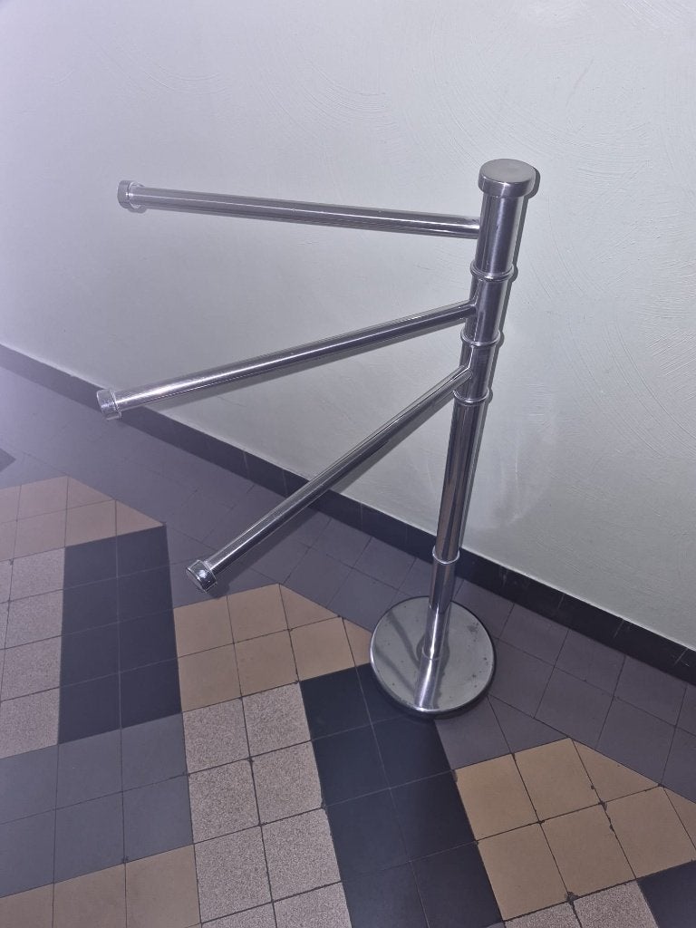 Porte-serviettes autoportant, Enlèvement, Utilisé, Argenté, Porte-serviettes