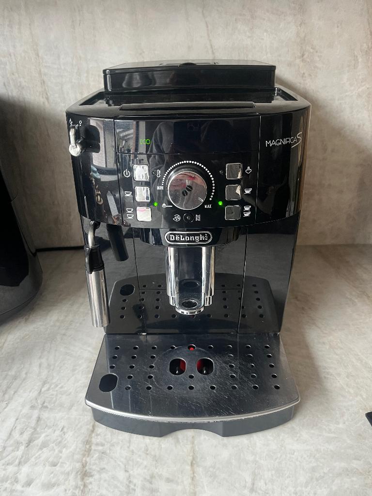 Delonghi magnifica S, Elektronische apparatuur, Koffiezetapparaten, Ophalen, Gebruikt, Koffiemachine, Koffiebonen