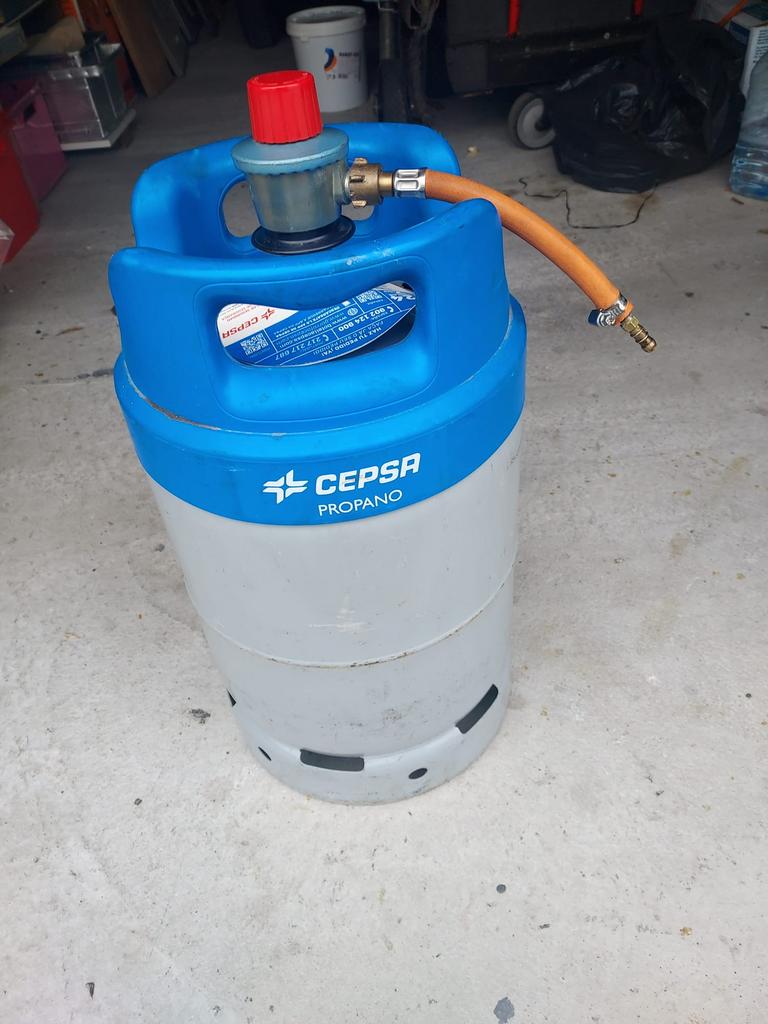 Gasfles propaan 12 l halfvol, Ophalen, Zo goed als nieuw