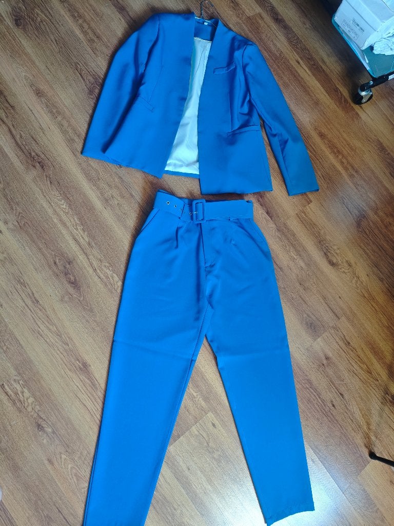 Ensemble tailleur bleu taille 40-42, Enlèvement, Bleu