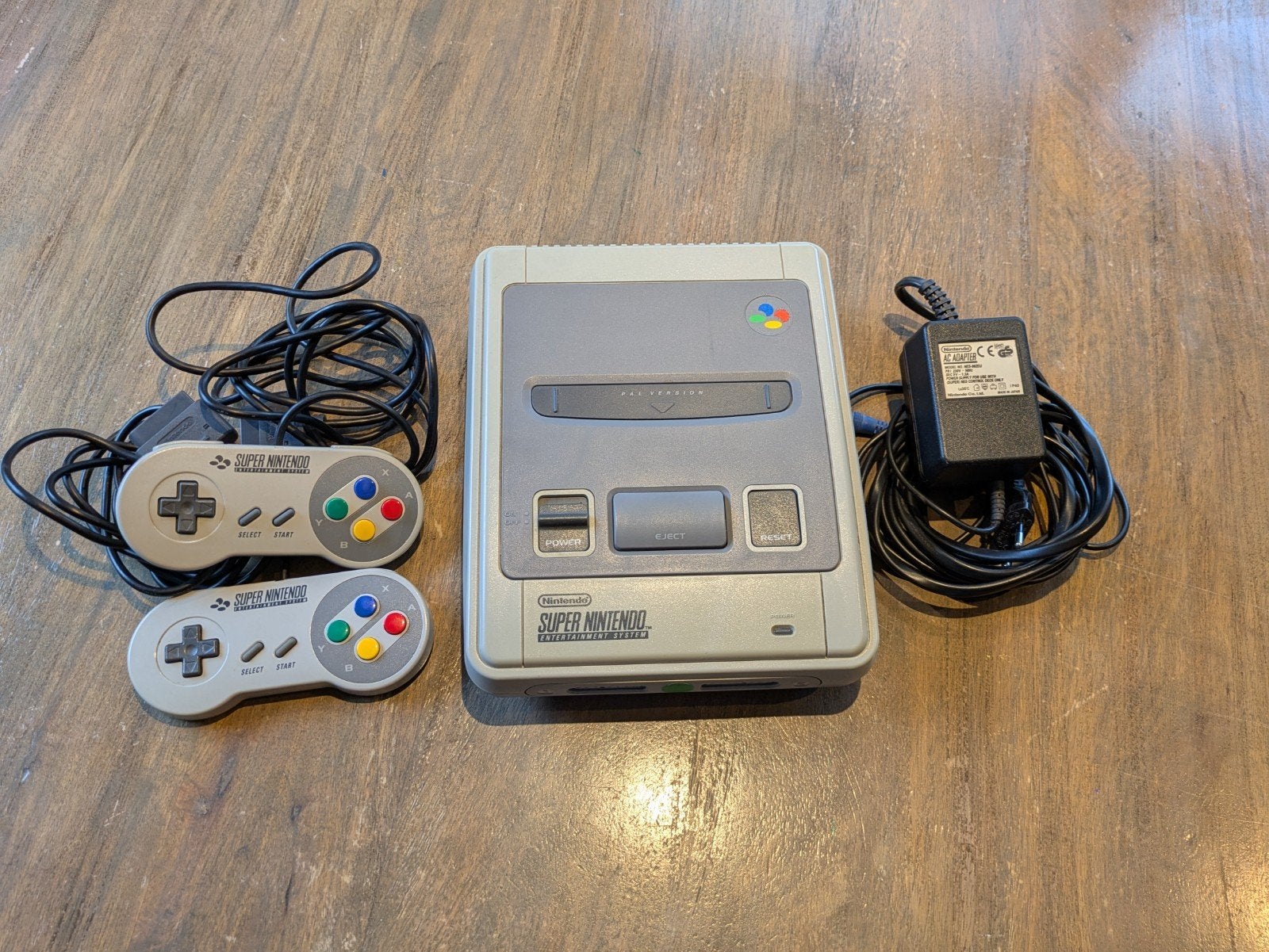 Super Nintendo - 2 controllers & 4 games, Games en Spelcomputers, Spelcomputers | Nintendo Super NES, Ophalen of Verzenden, Met 2 controllers