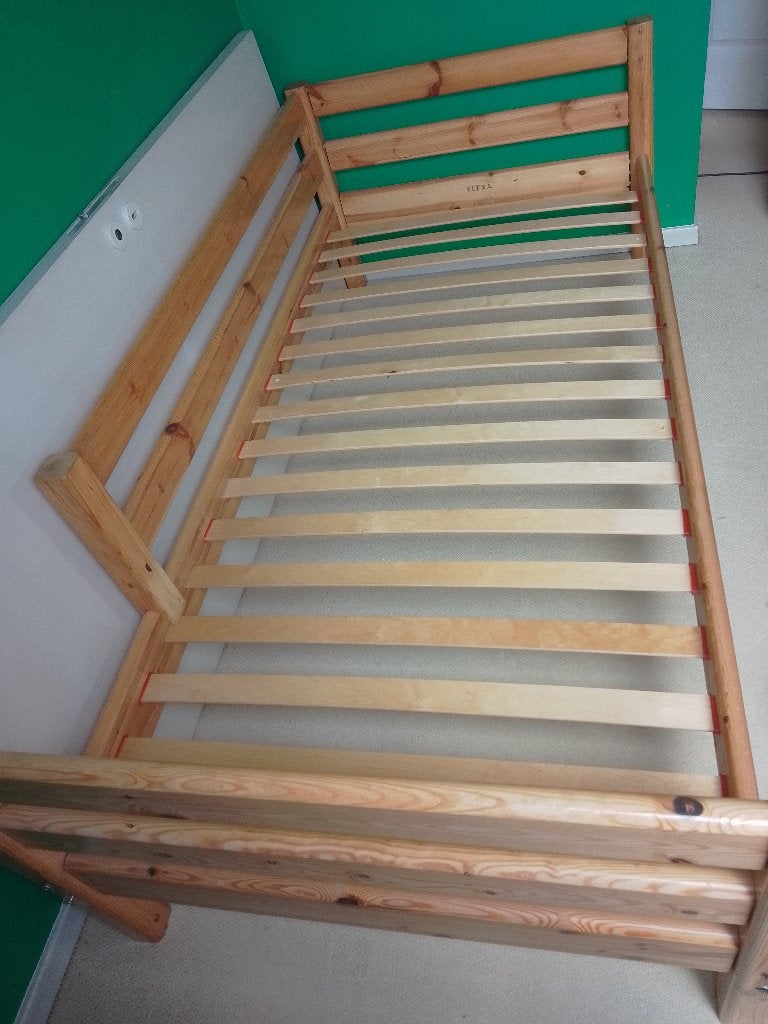 Lit simple pour enfants, Kinderen en Baby's, Kinderkamer | Bedden, Ophalen, Gebruikt