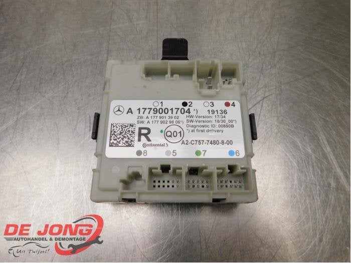 Module verrouillage central des portes d'un Mercedes CLA, 3 mois de garantie, Utilisé, -, -