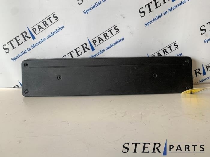 Support plaque d'immatriculation avant d'un Mercedes C-Klass, Autos : Pièces & Accessoires, 3 mois de garantie, Utilisé, -, -