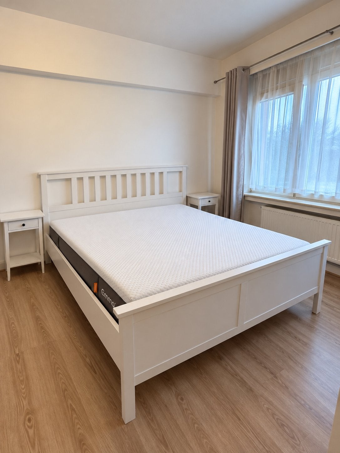 CADRE DE LIT 180/200 + SOMMIER + MATELAS + 2 TABLE DE CHEVET, Maison & Meubles, Chambre à coucher | Lits, Enlèvement ou Envoi