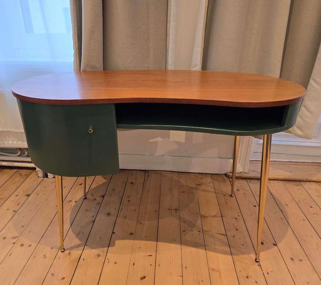 Niervormig bureau, Huis en Inrichting, Tafels | Salontafels, Ophalen, Gebruikt, 100 tot 150 cm, Vintage