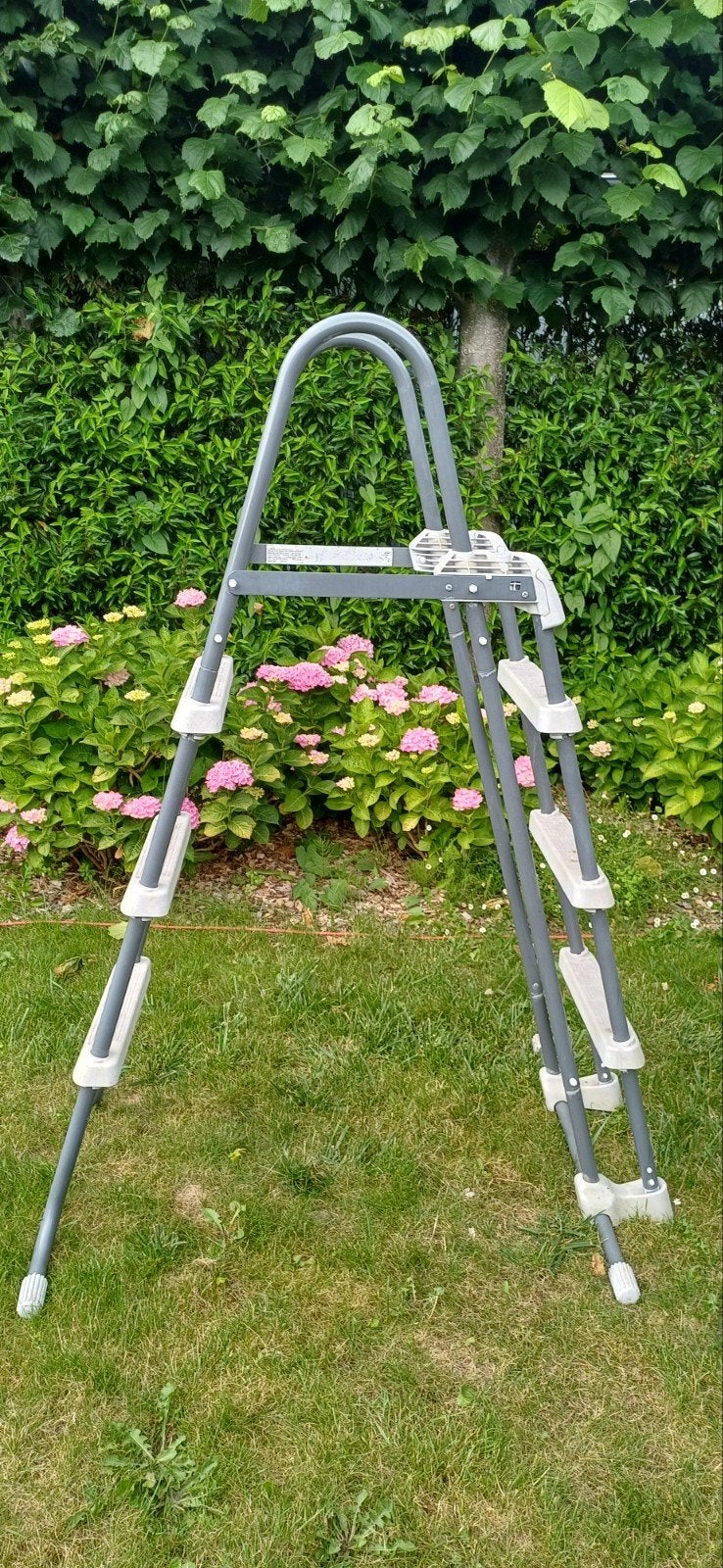 Zwembad ladder, Ophalen